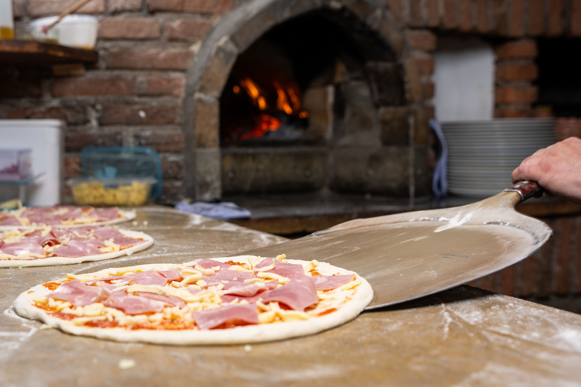 Pizza au feu de bois